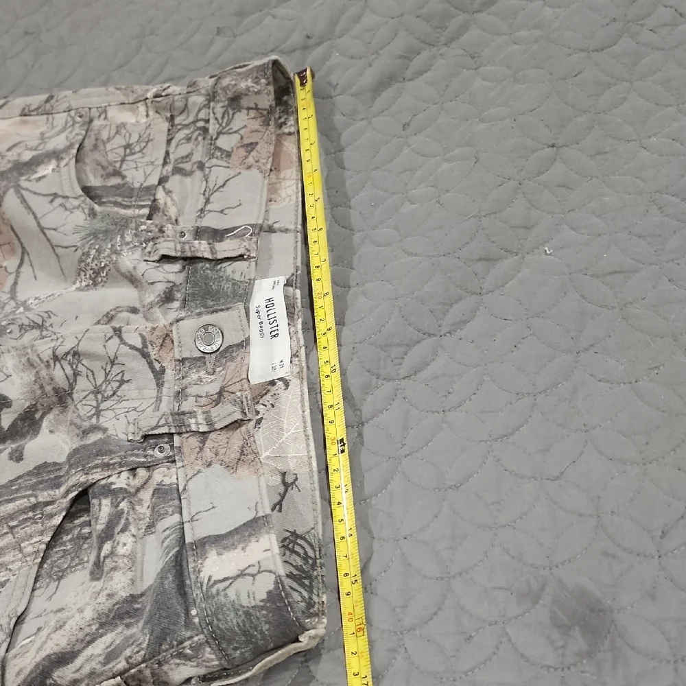 Like New Hollister Woodland Camouflage Pants - Picture 4 of 11